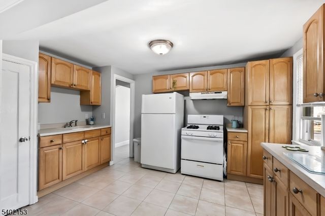 342 Lincoln Ave, Elmwood Park Boro, NJ 07407