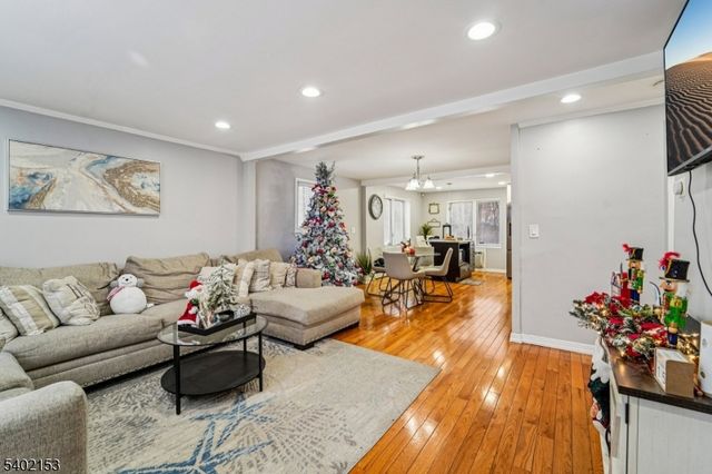 342 Lincoln Ave, Elmwood Park Boro, NJ 07407