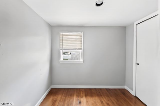 342 Lincoln Ave, Elmwood Park Boro, NJ 07407