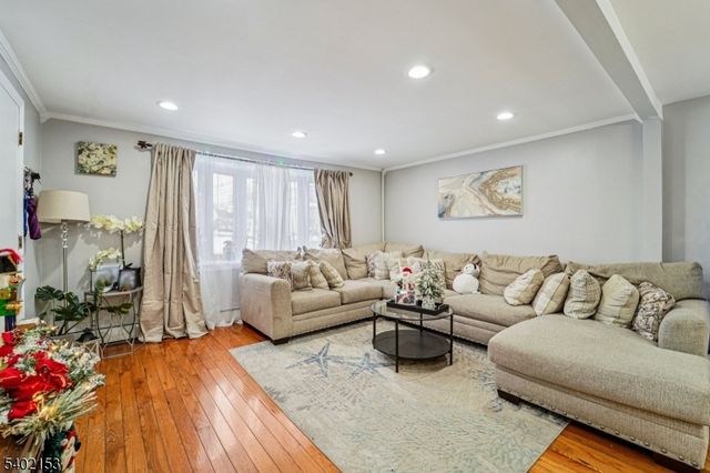 342 Lincoln Ave, Elmwood Park Boro, NJ 07407