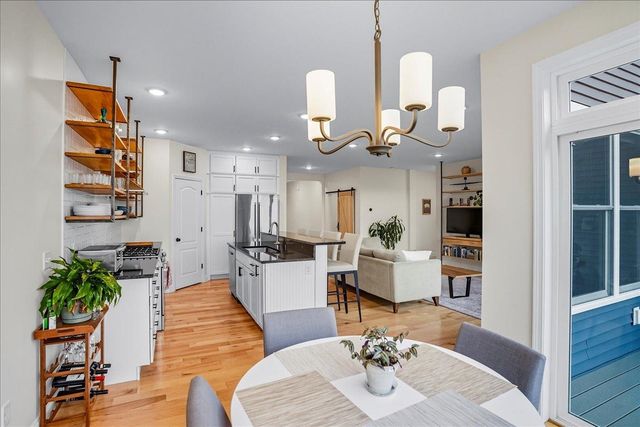 64 Ledge Way, South Burlington, VT 05403