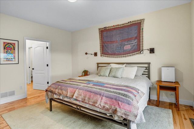 64 Ledge Way, South Burlington, VT 05403