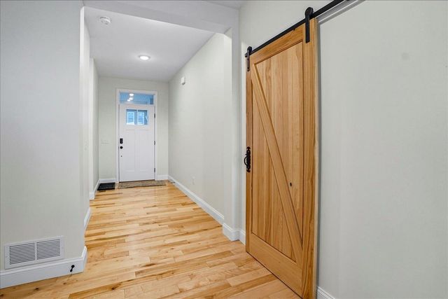 64 Ledge Way, South Burlington, VT 05403