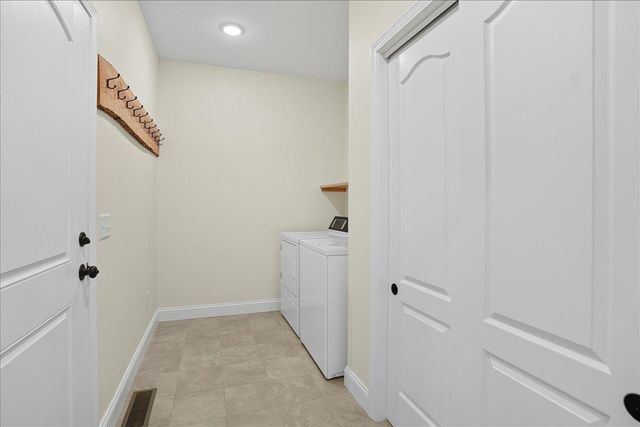 64 Ledge Way, South Burlington, VT 05403