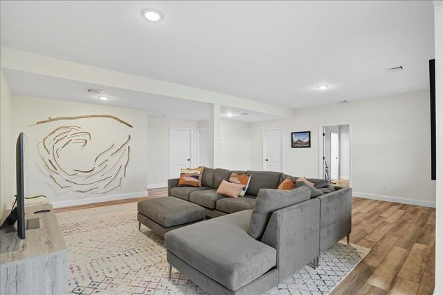 64 Ledge Way, South Burlington, VT 05403