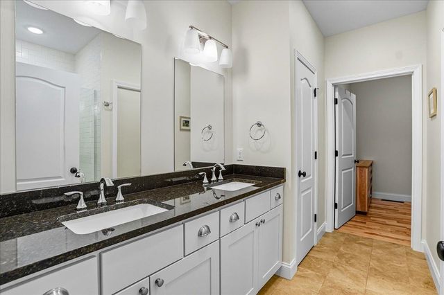 64 Ledge Way, South Burlington, VT 05403