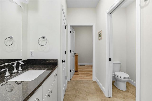 64 Ledge Way, South Burlington, VT 05403