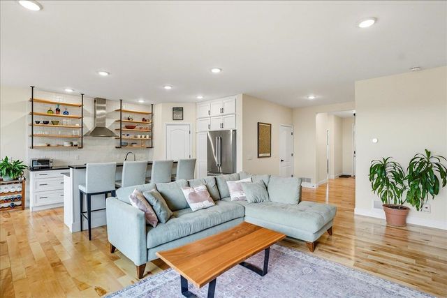 64 Ledge Way, South Burlington, VT 05403