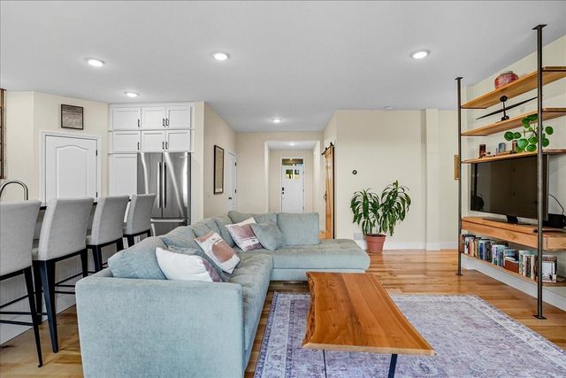 64 Ledge Way, South Burlington, VT 05403