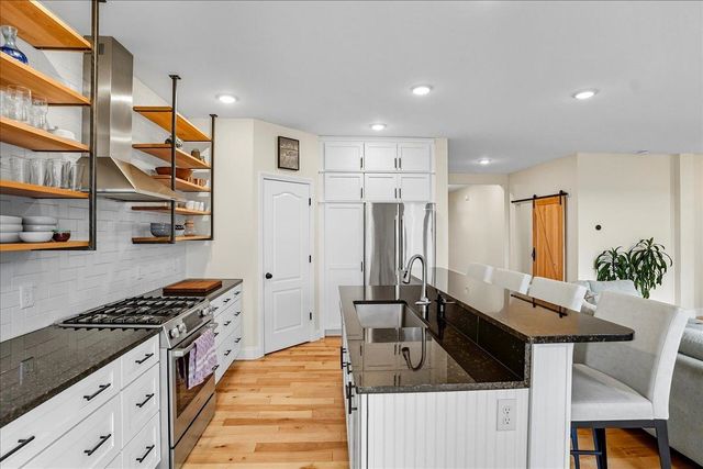 64 Ledge Way, South Burlington, VT 05403