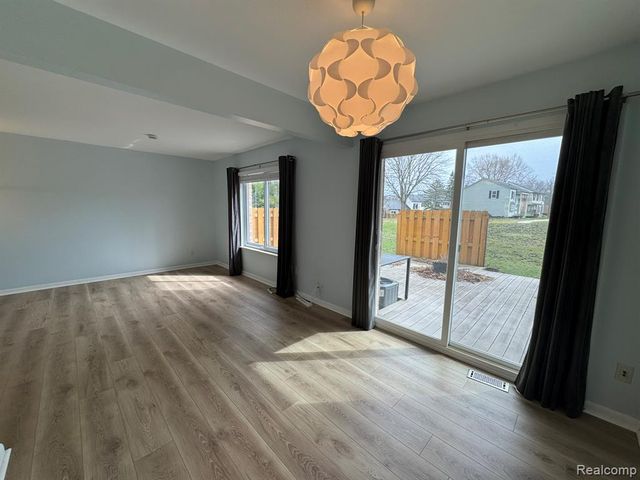 3367 Burbank Drive, Ann Arbor, MI 48105