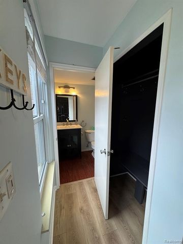 3367 Burbank Drive, Ann Arbor, MI 48105