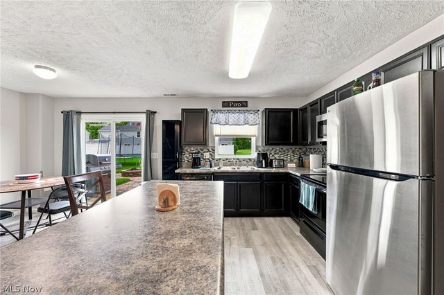 220 Emily Drive, Madison, OH 44057