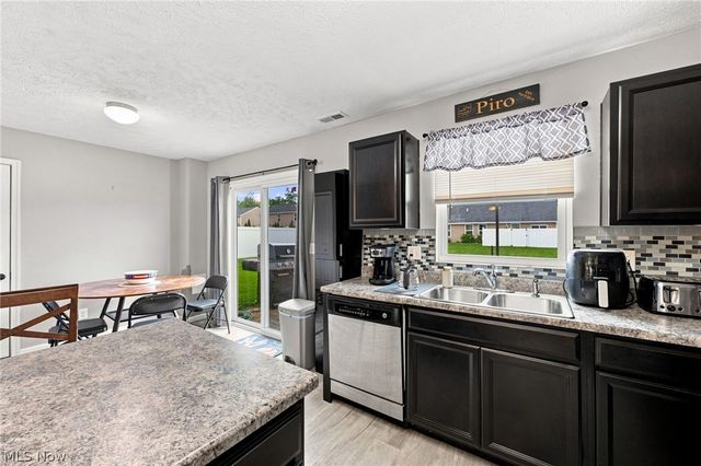 220 Emily Drive, Madison, OH 44057