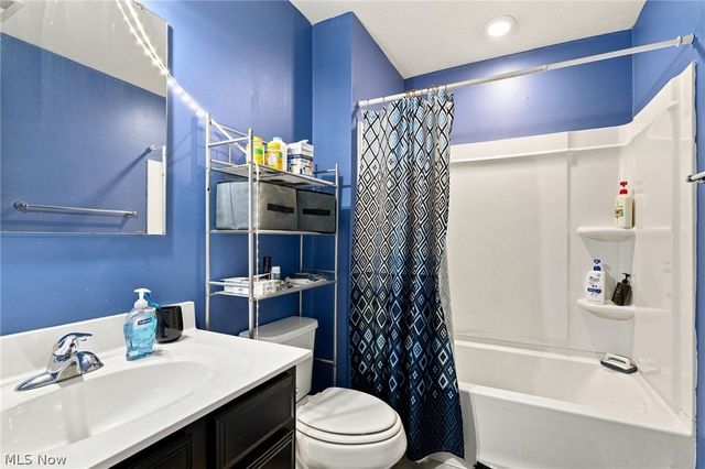 220 Emily Drive, Madison, OH 44057