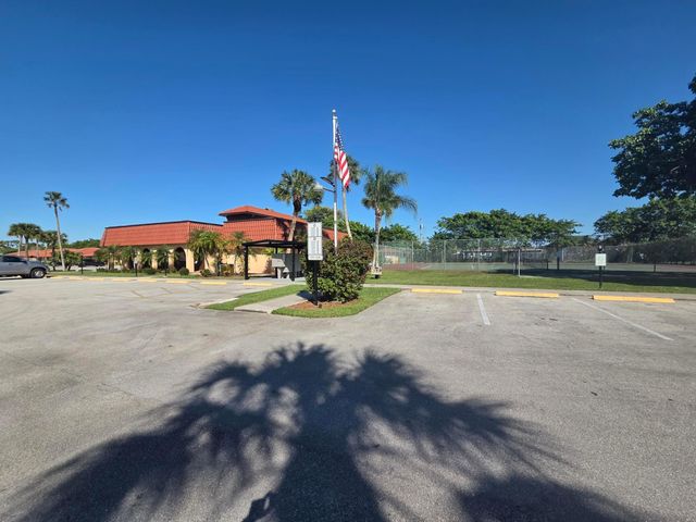 5975 Forest Hill Boulevard, West Palm Beach, FL 33415