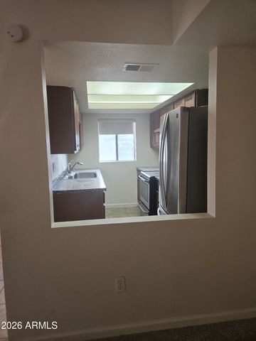 10828 N BILTMORE Drive 118, Phoenix, AZ 85029
