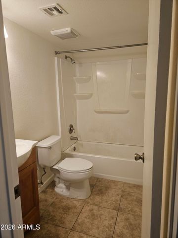 10828 N BILTMORE Drive 118, Phoenix, AZ 85029