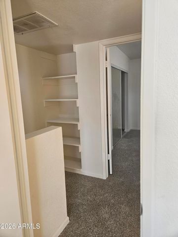 10828 N BILTMORE Drive 118, Phoenix, AZ 85029