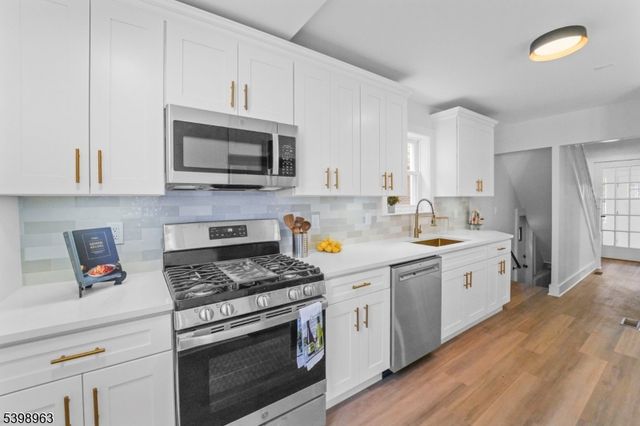 48 Adams St, Irvington Twp., NJ 07111