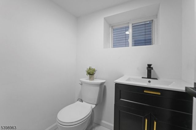 48 Adams St, Irvington Twp., NJ 07111