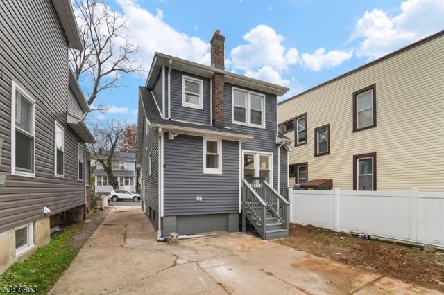 48 Adams St, Irvington Twp., NJ 07111