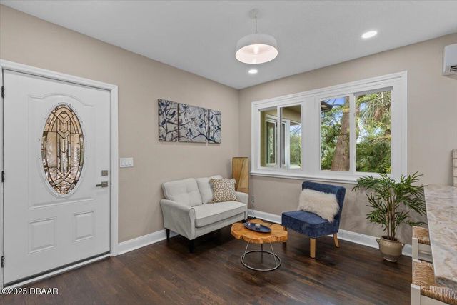 311 Pelican Avenue, Daytona Beach, FL 32118