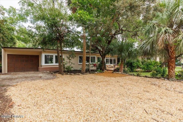 311 Pelican Avenue, Daytona Beach, FL 32118