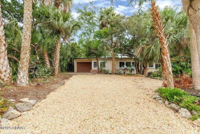 311 Pelican Avenue, Daytona Beach, FL 32118