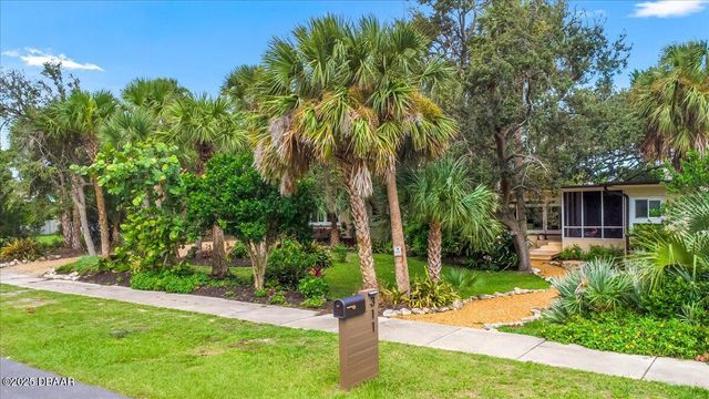 311 Pelican Avenue, Daytona Beach, FL 32118