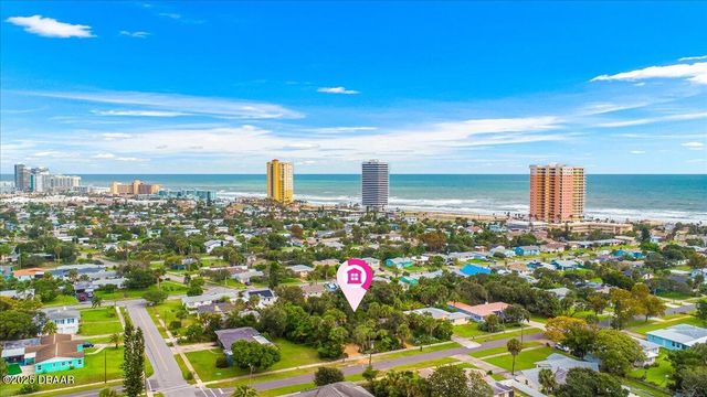 311 Pelican Avenue, Daytona Beach, FL 32118
