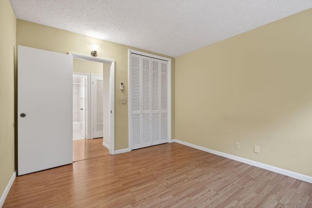 2115 NE 42nd Court 103, Lighthouse Point, FL 33064