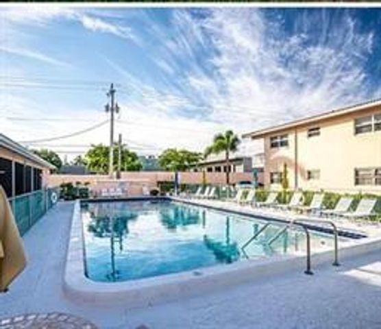 2115 NE 42nd Court 103, Lighthouse Point, FL 33064