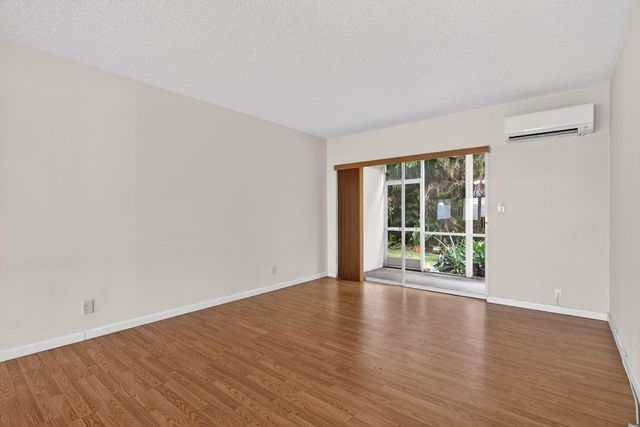 2115 NE 42nd Court 103, Lighthouse Point, FL 33064