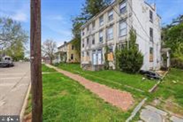 315-317 E BROADWAY, Salem, NJ 08079