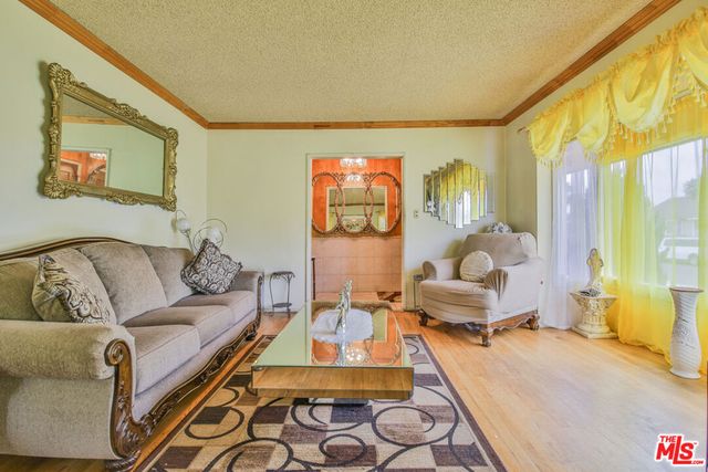 11615 Simms Avenue, Inglewood, CA 90303