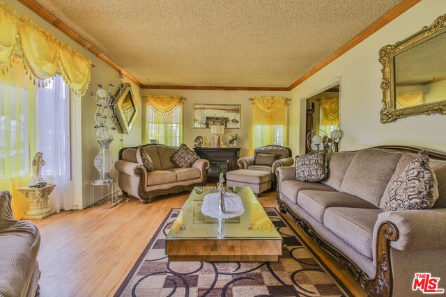 11615 Simms Avenue, Inglewood, CA 90303