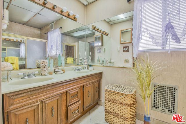 11615 Simms Avenue, Inglewood, CA 90303
