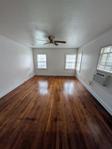 5622 Chartres Street 4, Houston, TX 77004