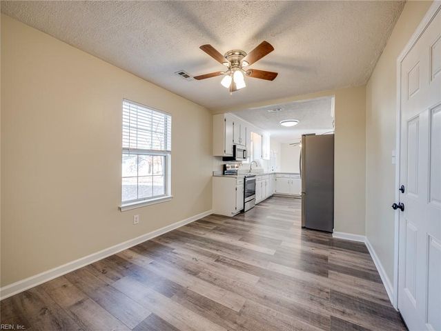 115 Hudgins Farm DR, Yorktown, VA 23692