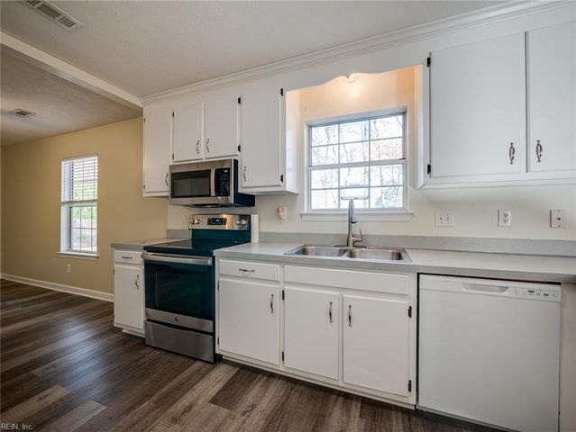 115 Hudgins Farm DR, Yorktown, VA 23692