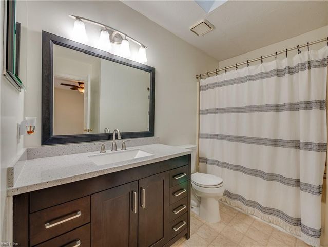 115 Hudgins Farm DR, Yorktown, VA 23692