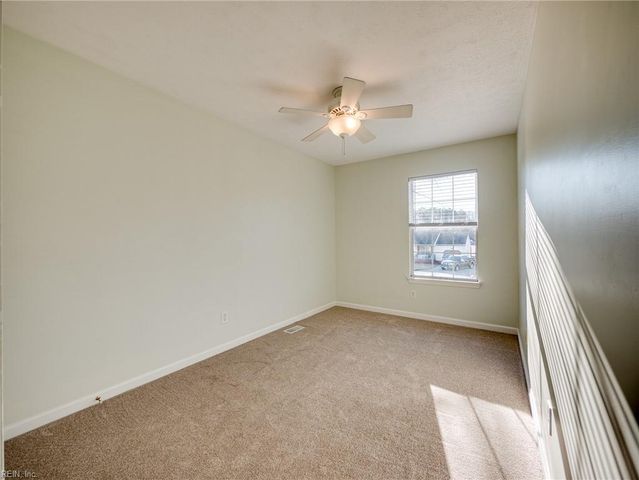 115 Hudgins Farm DR, Yorktown, VA 23692