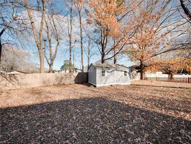 115 Hudgins Farm DR, Yorktown, VA 23692