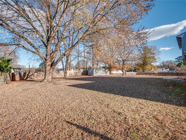 115 Hudgins Farm DR, Yorktown, VA 23692