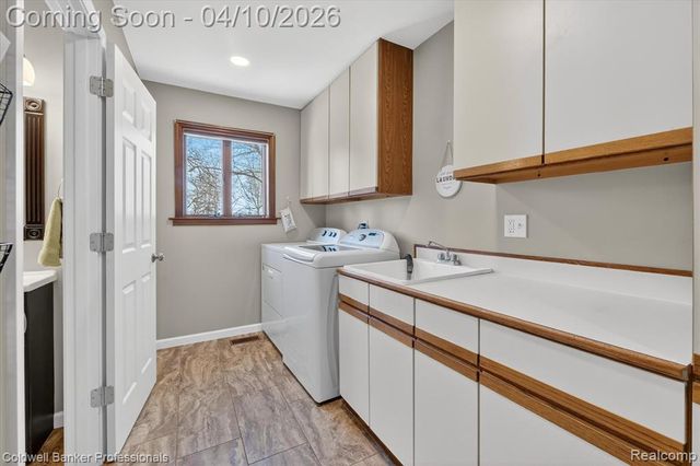 4380 Warwick Circle Drive, Grand Blanc, MI 48439