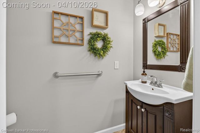 4380 Warwick Circle Drive, Grand Blanc, MI 48439