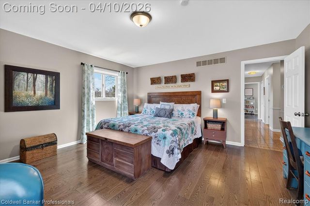 4380 Warwick Circle Drive, Grand Blanc, MI 48439