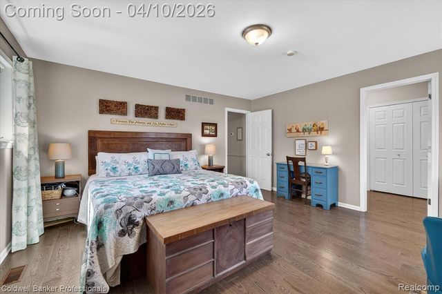 4380 Warwick Circle Drive, Grand Blanc, MI 48439
