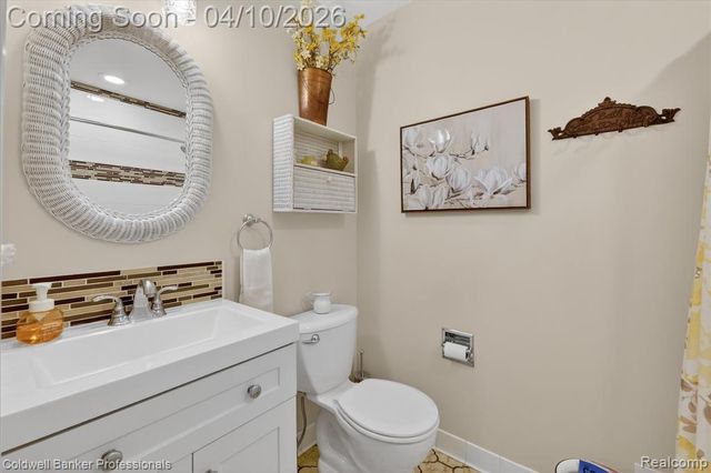 4380 Warwick Circle Drive, Grand Blanc, MI 48439